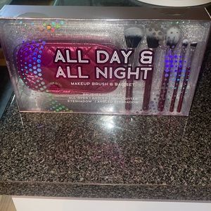 Beauty Intuition All Day & All Night Make-up Brush & Bag Set NSIB